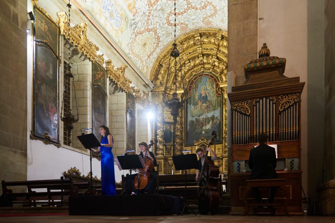 Concerto realizado no Mosteiro de Santo Tirso.